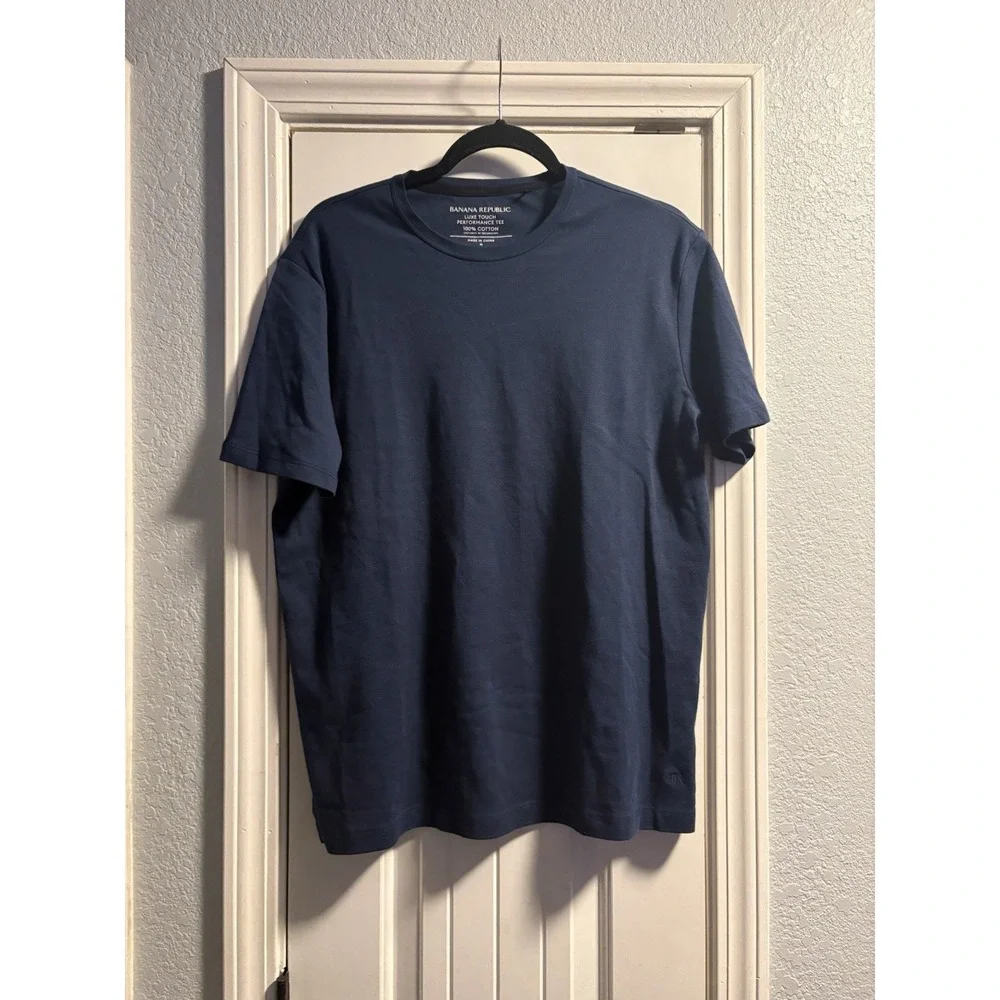 Banana Republic Luxe Touch Performance Tee Mens Medium Navy Blue 100% Cotton